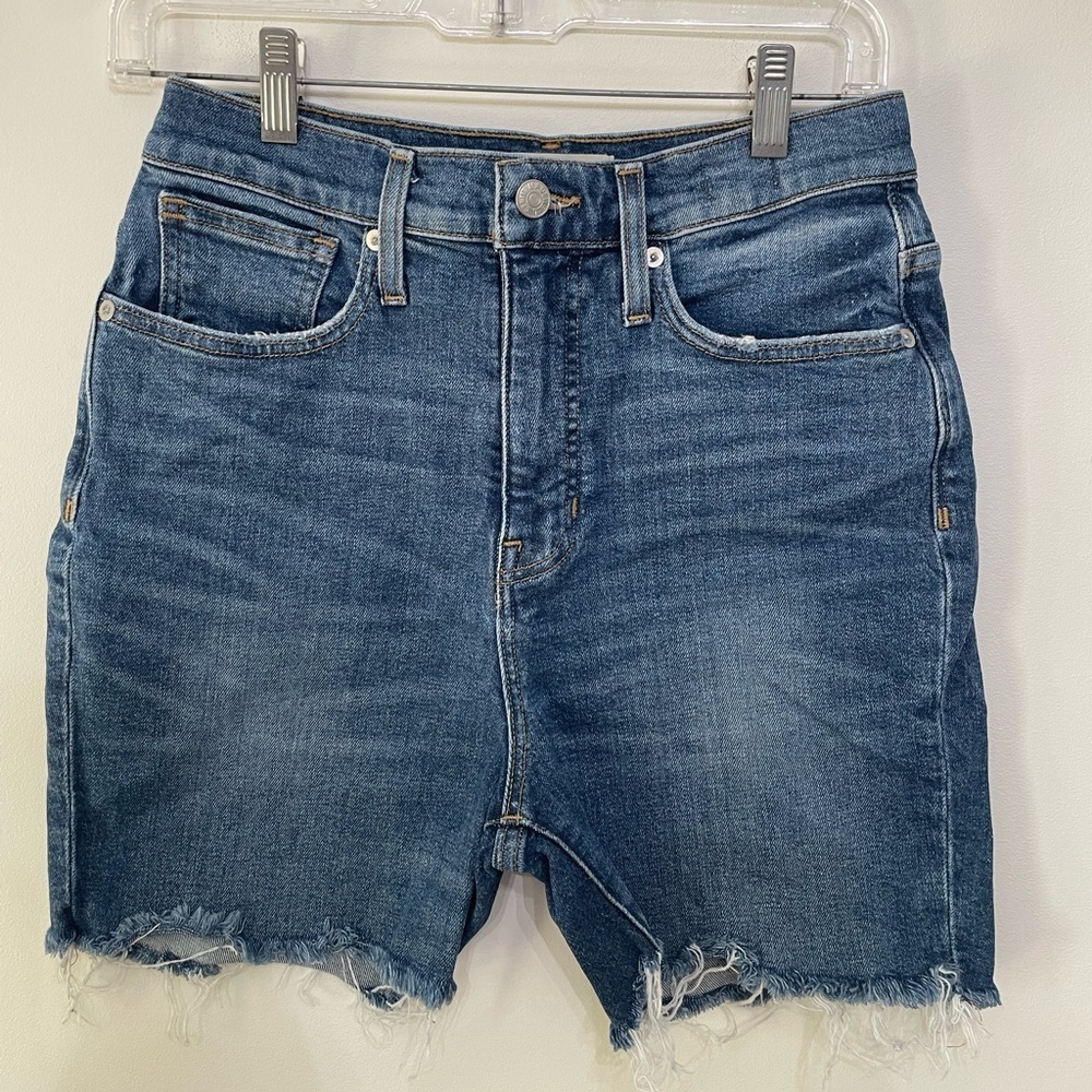 Madewell Women's The Mom Jean Shorts Denim Raw Hem Size 26 Medium Wash Cutoffs